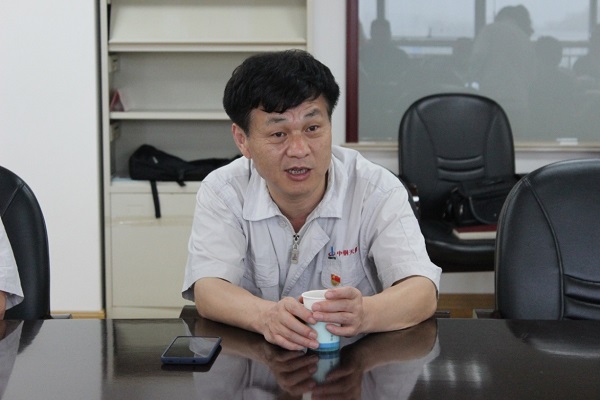 毛海波總經(jīng)理進行業(yè)務(wù)交流.jpg